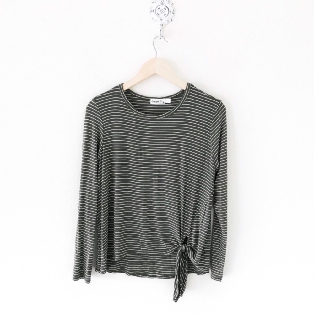 nwot ginger G striped knot front tee
